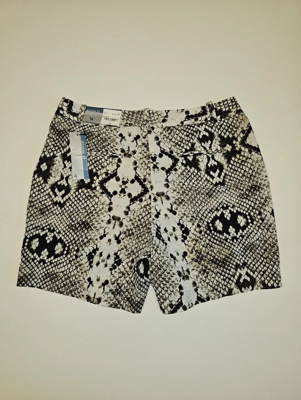 NWT | 4 | Worthington | Black White Snakeskin Print Tailored Bermuda Shorts